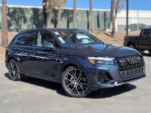 2025 Audi Q7 55 Premium Plus