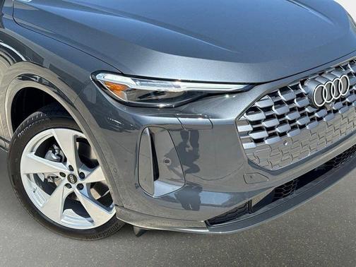 Tambora Gray Metallic 2025 Audi Q5 Premium Plus TFSI quattro S tronic