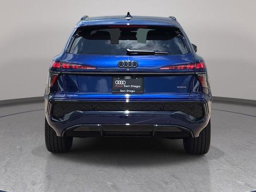 Navarra Blue Metallic 2026 Audi Q3 TFSI quattro S tronic