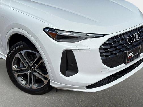 Arkona White 2025 Audi Q5 Premium TFSI quattro S tronic