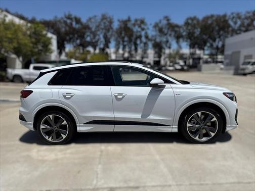 2025 Audi Q4 e-tron Premium Plus 55 quattro