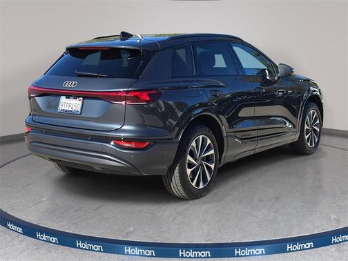 2025 Audi Q6 e-tron Premium quattro