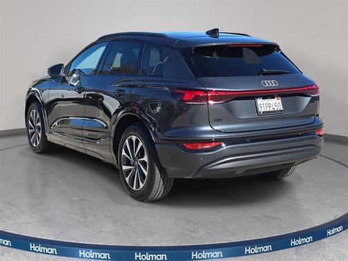 2025 Audi Q6 e-tron Premium quattro