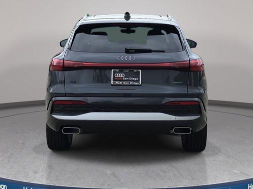 Tambora Gray Metallic 2026 Audi Q5 Premium Plus TFSI quattro S tronic