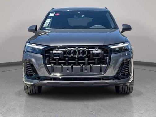 2025 Audi Q7 55 Premium Plus