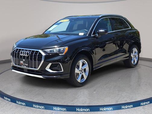 Black Metallic 2022 Audi Q3 40 Premium
