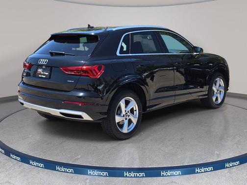 Black Metallic 2022 Audi Q3 40 Premium