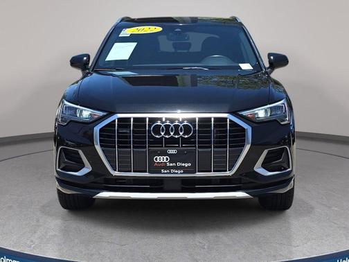 Black Metallic 2022 Audi Q3 40 Premium