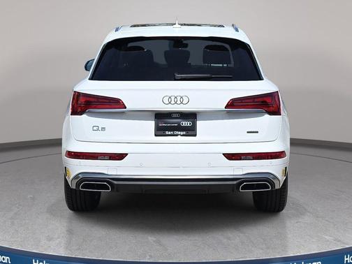 Ibis White 2023 Audi Q5 e 55 S line Prestige