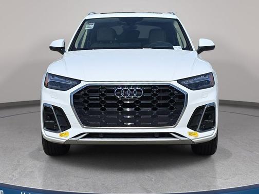 Ibis White 2023 Audi Q5 e 55 S line Prestige