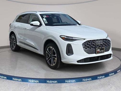 Glacier White Metallic 2026 Audi Q5 Premium Plus TFSI quattro S tronic