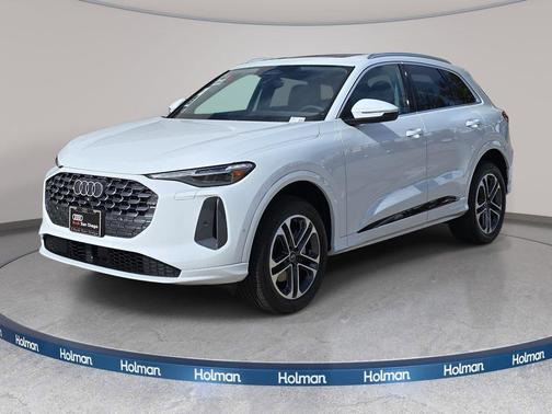 Glacier White Metallic 2026 Audi Q5 Premium Plus TFSI quattro S tronic