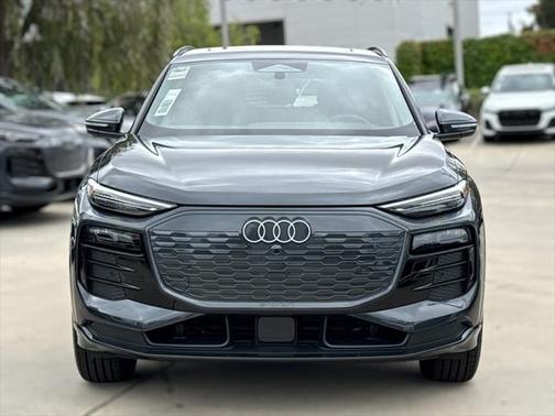 2025 Audi Q6 e-tron Premium Plus quattro