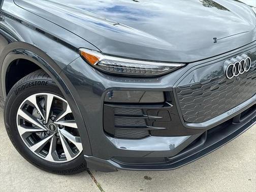 2025 Audi Q6 e-tron Premium Plus quattro