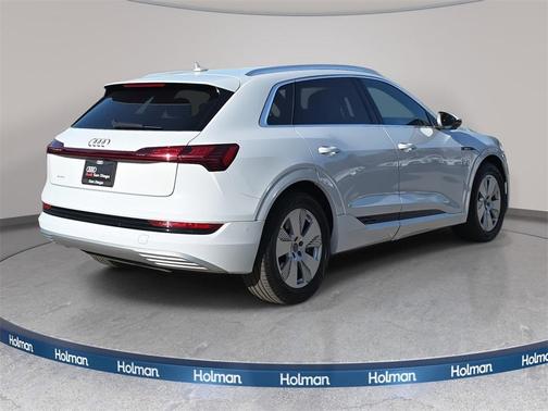 2019 Audi e-tron Premium Plus