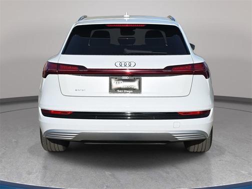 2019 Audi e-tron Premium Plus