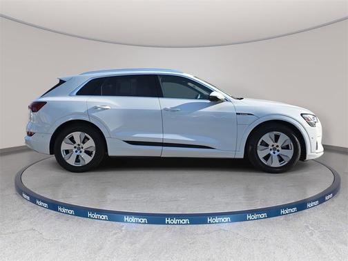 2019 Audi e-tron Premium Plus