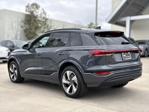 2025 Audi Q6 e-tron Premium Plus quattro