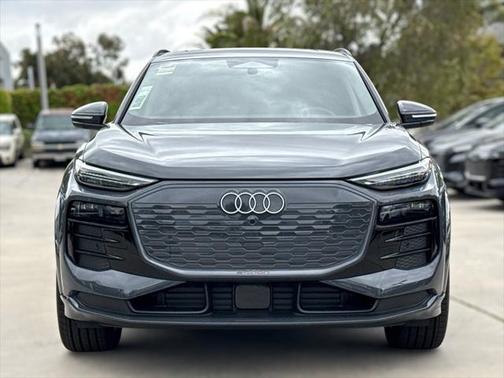 2025 Audi Q6 e-tron Premium Plus quattro