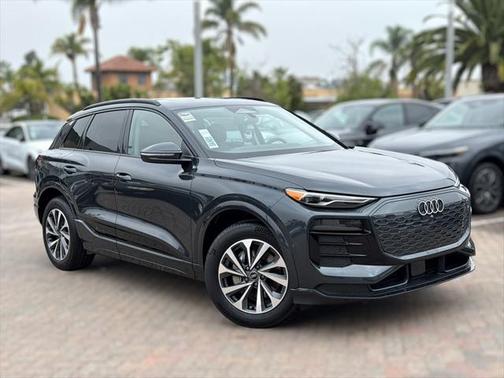 2025 Audi Q6 e-tron Premium quattro