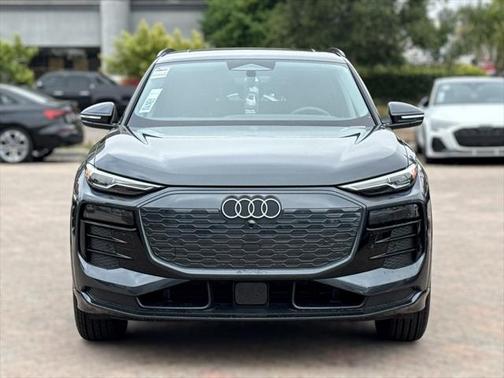2025 Audi Q6 e-tron Premium quattro