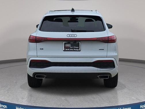 Glacier White Metallic 2026 Audi Q5 Premium TFSI quattro S tronic