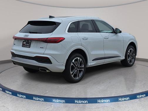 Glacier White Metallic 2026 Audi Q5 Premium TFSI quattro S tronic