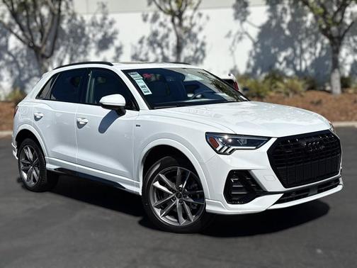 2025 Audi Q3 Premium 45 TFSI S line quattro Tiptronic