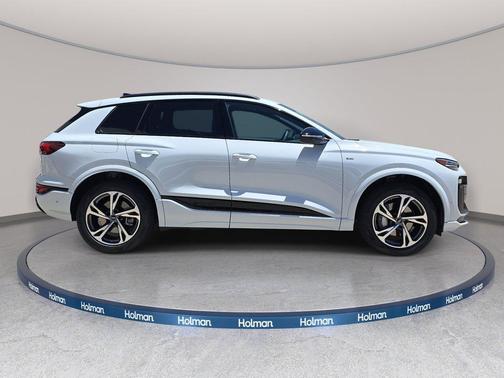 Glacier White Metallic 2027 Audi Q6 e-tron Premium Plus