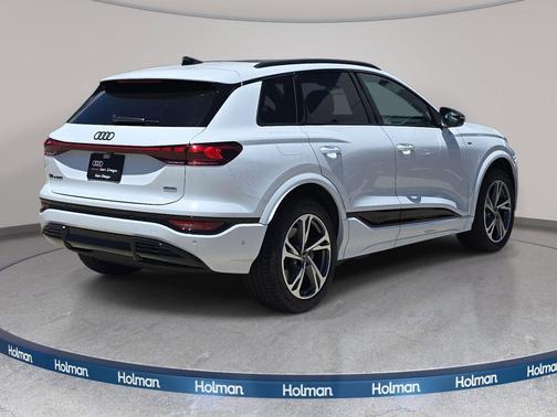 Glacier White Metallic 2027 Audi Q6 e-tron Premium Plus