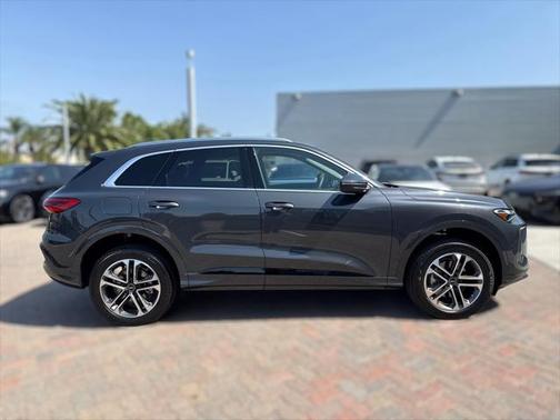 2025 Audi Q5 Premium