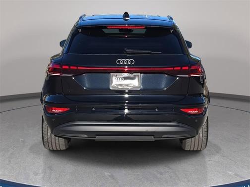 2025 Audi Q6 e-tron Premium quattro