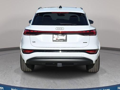2025 Audi Q6 e-tron Premium quattro