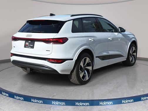 2025 Audi Q6 e-tron Premium quattro