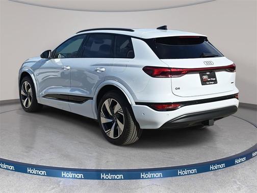 2025 Audi Q6 e-tron Premium quattro
