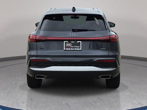 Tambora Gray Metallic 2026 Audi Q5 Premium Plus TFSI quattro S tronic