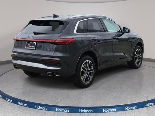 Tambora Gray Metallic 2026 Audi Q5 Premium Plus TFSI quattro S tronic