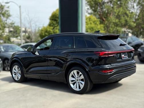 2025 Audi Q6 e-tron Premium Plus