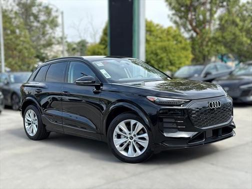 2025 Audi Q6 e-tron Premium Plus