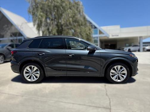2025 Audi Q6 e-tron Premium Plus