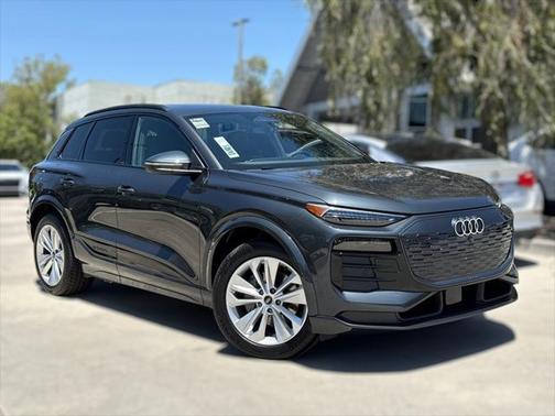 2025 Audi Q6 e-tron Premium Plus
