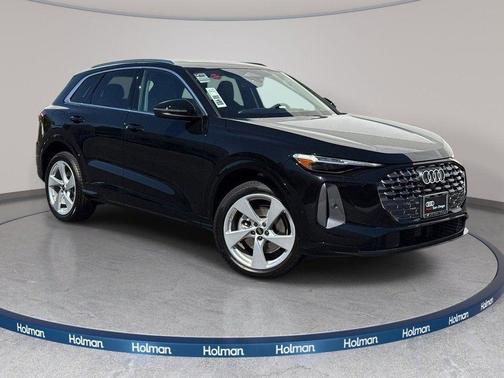 Mythos Black Metallic 2025 Audi Q5 Premium Plus TFSI quattro S tronic