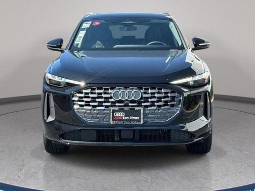 Mythos Black Metallic 2025 Audi Q5 Premium Plus TFSI quattro S tronic