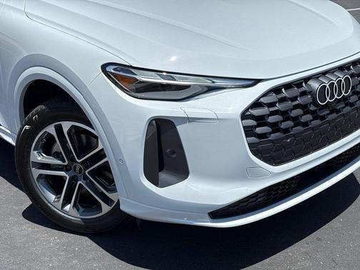 2025 Audi Q5 Premium