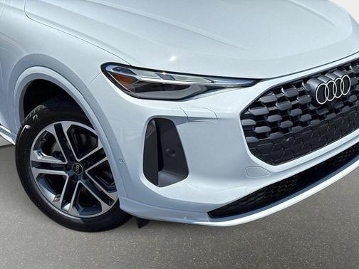 2025 Audi Q5 Premium