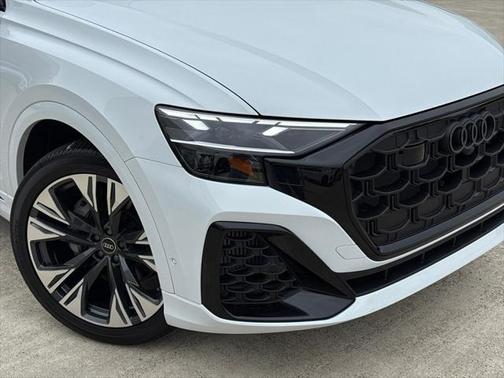 2025 Audi Q8 55 Premium Plus