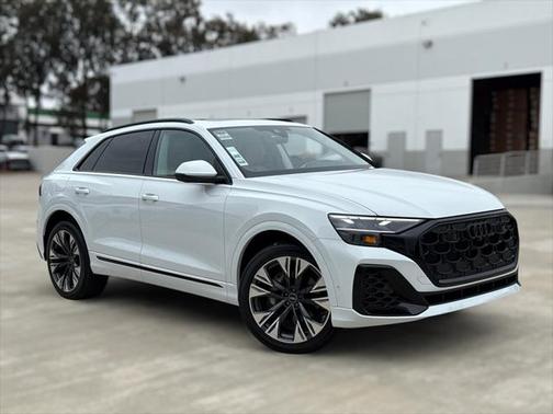 2025 Audi Q8 55 Premium Plus