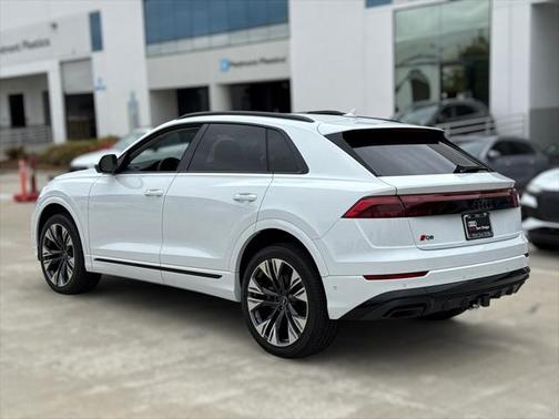 2025 Audi Q8 55 Premium Plus