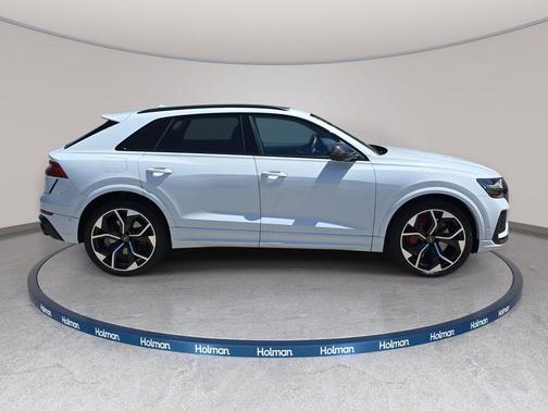 White 2024 Audi RS Q8 4.0T