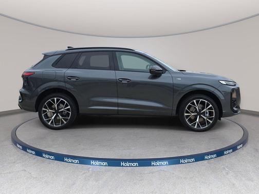 Daytona Gray Pearl Effect 2026 Audi Q3 TFSI quattro S tronic